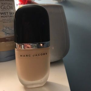 MARC JACOBS GENIUS GEL FOUNDATION
